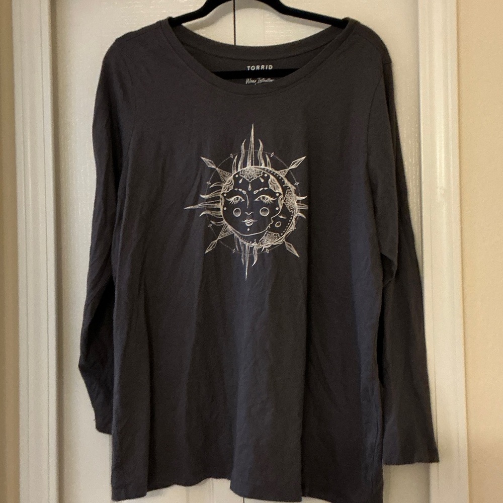 Torrid Charcoal Sun & Moon Long Sleeve Graphic Tee